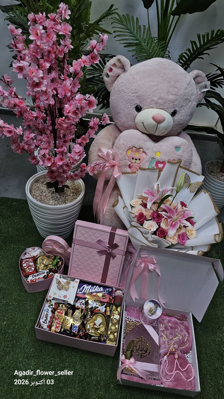 Pack Complet : ours géant, bouquet de lis et roses, chocolats et coffret cadeau